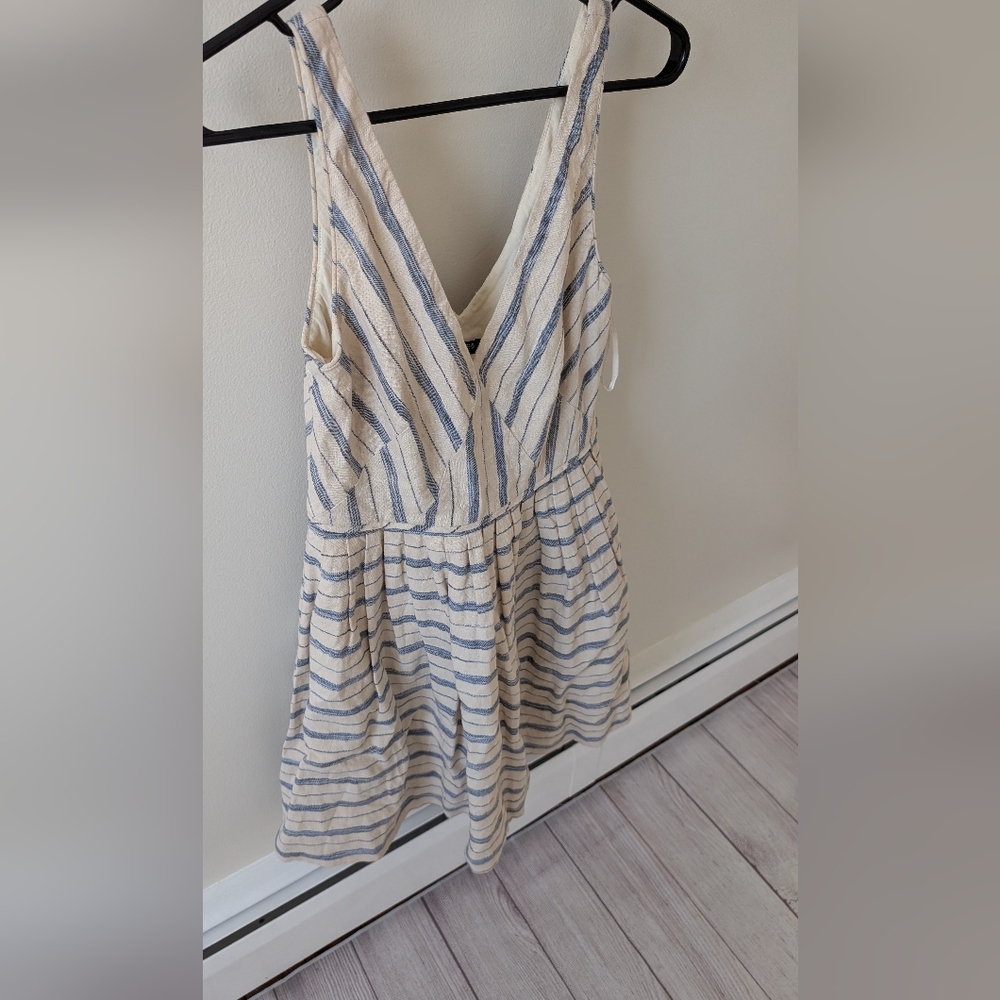 J. Crew Womens sleeveless pleated A line blue striped v neck dress. Size 2 - Picture 2 of 13